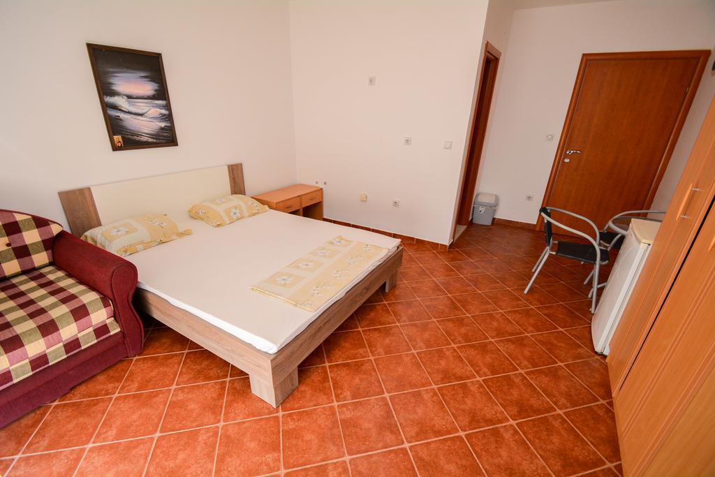 Guesthouse Mb Knezevic Будва Екстер'єр фото